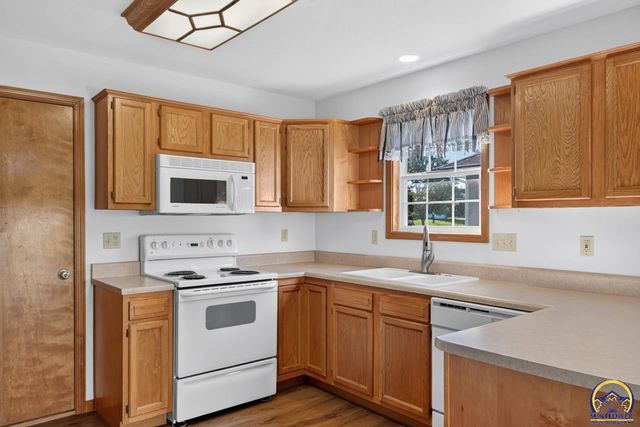 4017 NW Fielding TER, Topeka, KS 66618