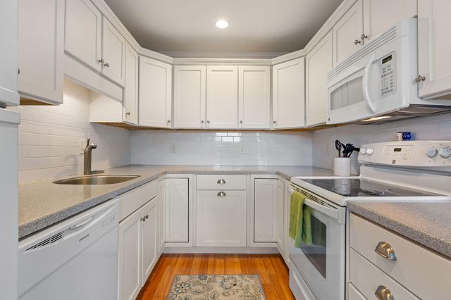 14 Harold Street APT 8C, Harwich Port, MA 02646