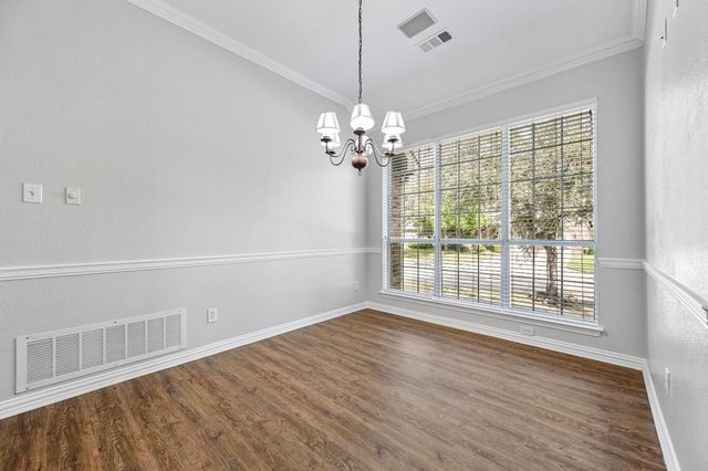 1181 Noble Avenue, Lantana, TX 76226