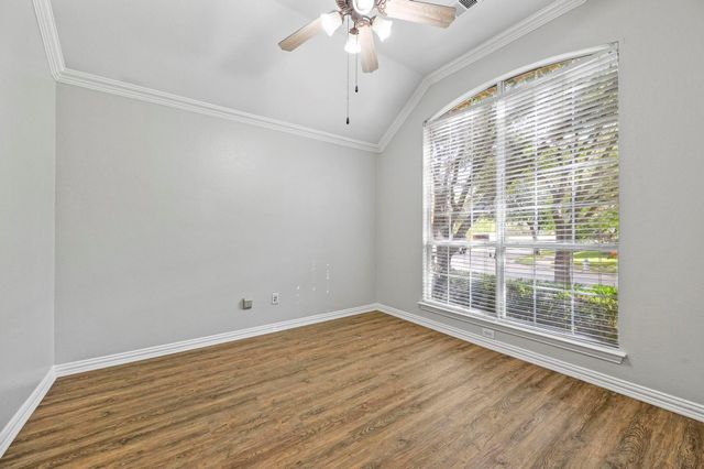 1181 Noble Avenue, Lantana, TX 76226