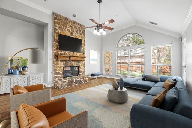 1181 Noble Avenue, Lantana, TX 76226