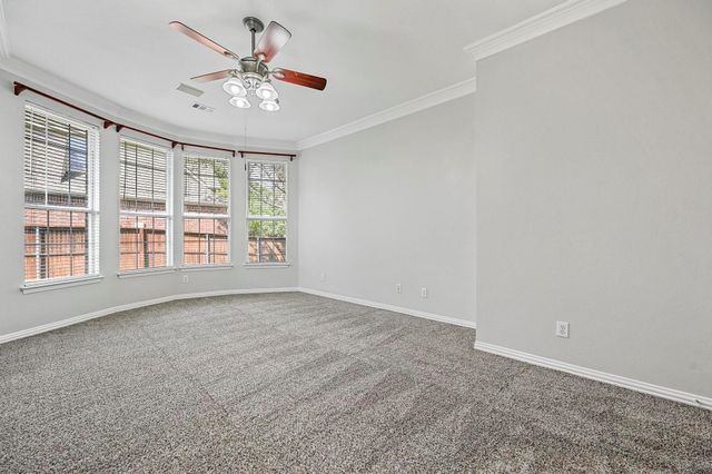 1181 Noble Avenue, Lantana, TX 76226