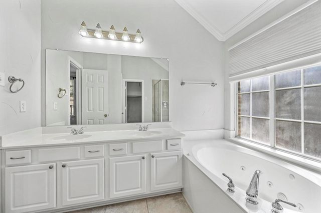 1181 Noble Avenue, Lantana, TX 76226