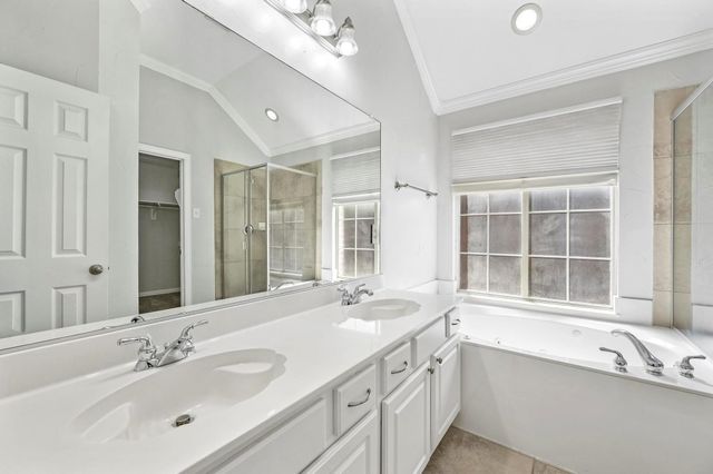 1181 Noble Avenue, Lantana, TX 76226