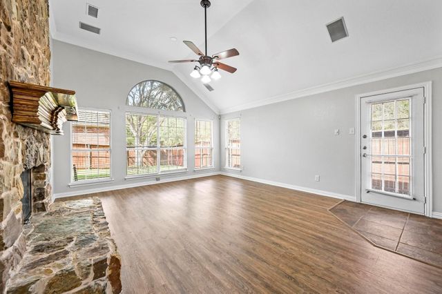 1181 Noble Avenue, Lantana, TX 76226