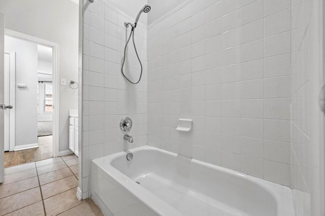 1181 Noble Avenue, Lantana, TX 76226