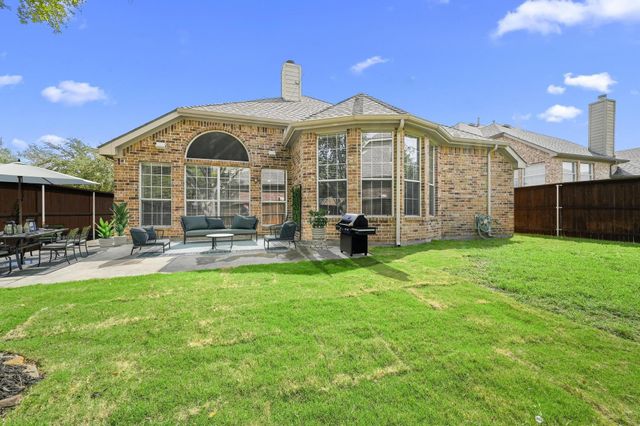 1181 Noble Avenue, Lantana, TX 76226