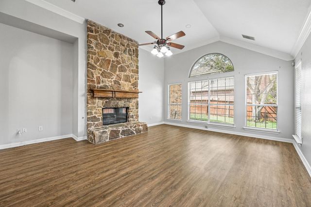 1181 Noble Avenue, Lantana, TX 76226