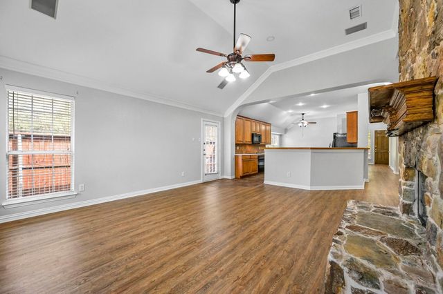 1181 Noble Avenue, Lantana, TX 76226