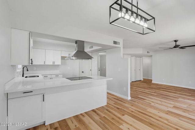 3122 W Treeline Drive, Tucson, AZ 85741