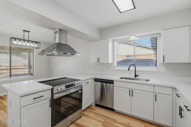 3122 W Treeline Drive, Tucson, AZ 85741