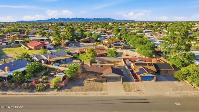 3122 W Treeline Drive, Tucson, AZ 85741