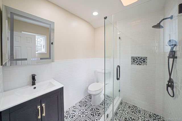 1 Yardley Lane, Nesconset, NY 11767