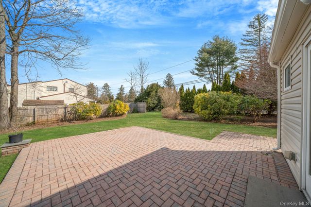 1 Yardley Lane, Nesconset, NY 11767