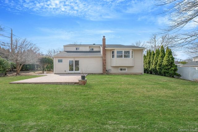 1 Yardley Lane, Nesconset, NY 11767