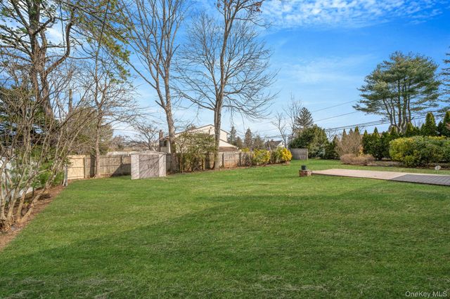 1 Yardley Lane, Nesconset, NY 11767