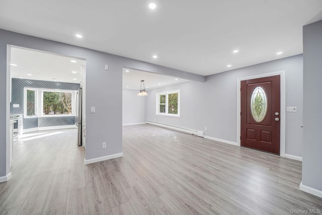 1 Yardley Lane, Nesconset, NY 11767