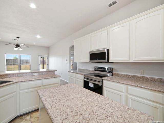 1924 Vista View, Pleasanton, TX 78064