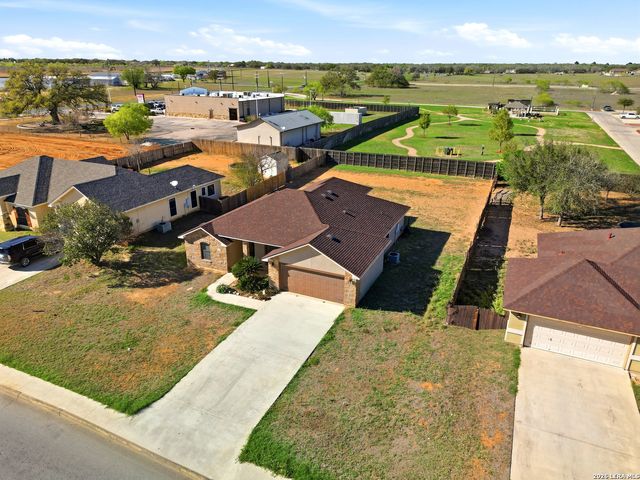1924 Vista View, Pleasanton, TX 78064