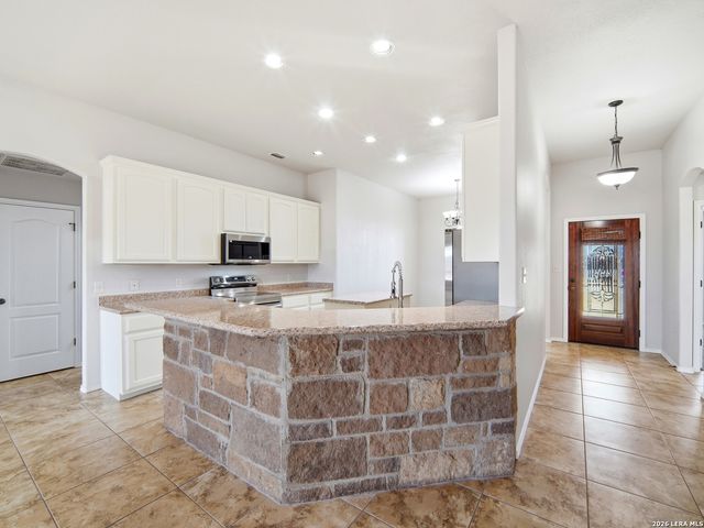 1924 Vista View, Pleasanton, TX 78064