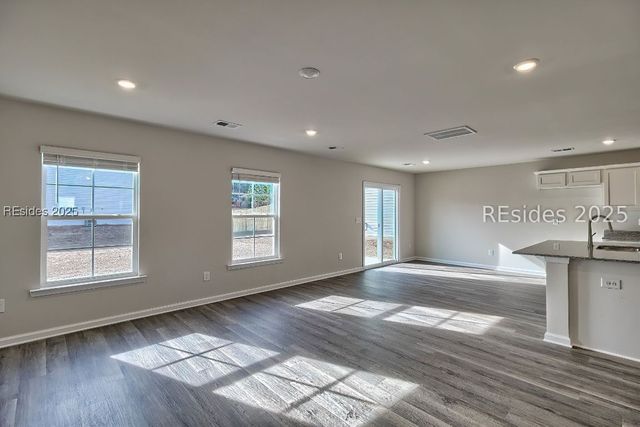 521 Volunteer Park Rd, Ridgeland, SC 29936