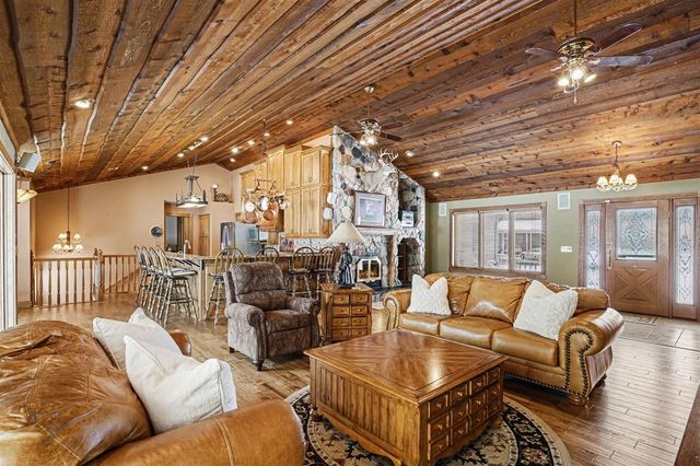 65650 Dailey Road, Edwardsburg, MI 49112