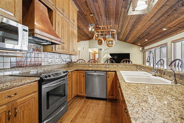 65650 Dailey Road, Edwardsburg, MI 49112