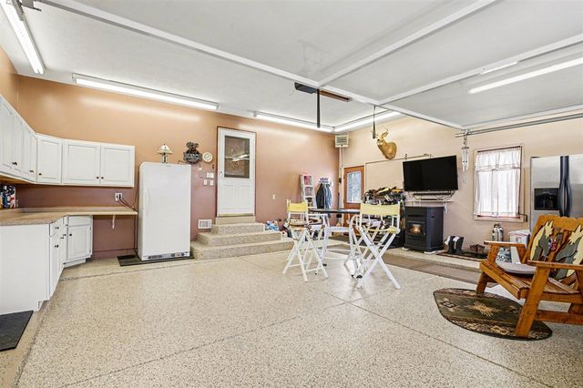 65650 Dailey Road, Edwardsburg, MI 49112