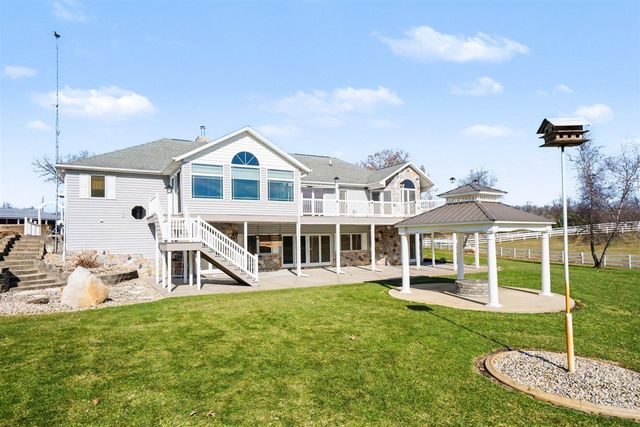 65650 Dailey Road, Edwardsburg, MI 49112