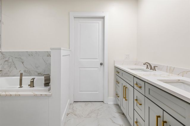 210 Lynnwood Dr, Houma, LA 70360