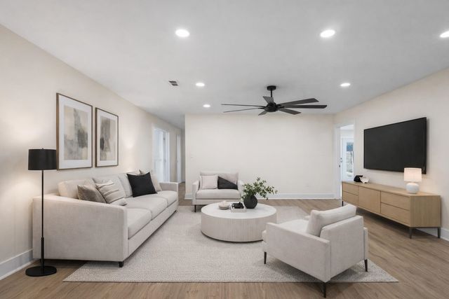 210 Lynnwood Dr, Houma, LA 70360