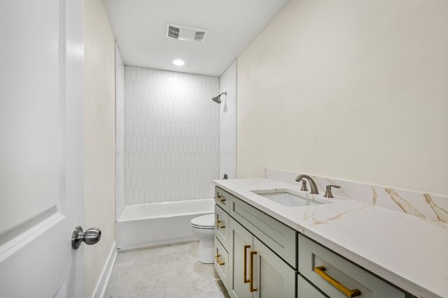 210 Lynnwood Dr, Houma, LA 70360