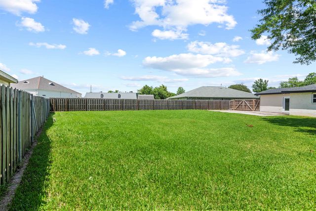 210 Lynwood Drive, Houma, LA 70360