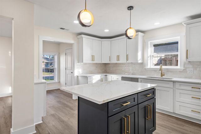 210 Lynnwood Dr, Houma, LA 70360