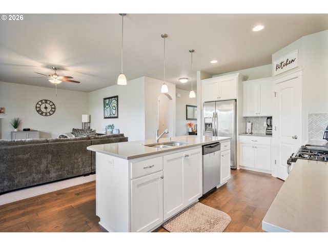 3400 N 10TH St, Ridgefield, WA 98642