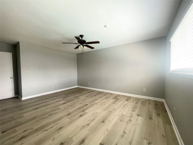 702 Pinehill Lane, Grand Prairie, TX 75052