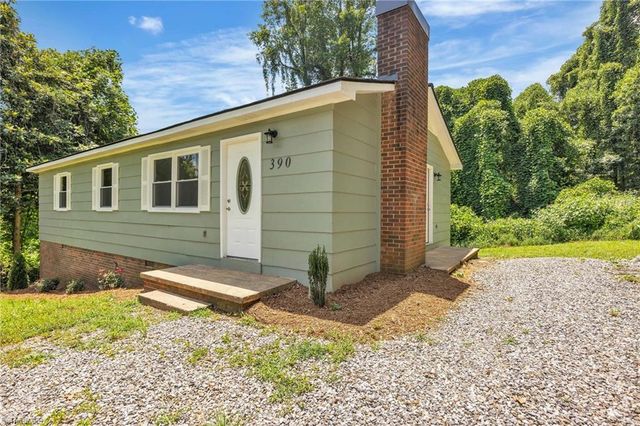 390 Hilltop Acres Street, North Wilkesboro, NC 28659