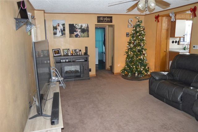 1102 D Avenue, Vinton, IA 52349