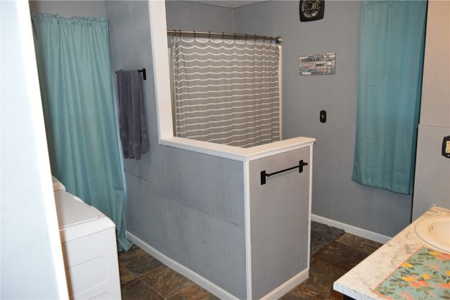 1102 D Avenue, Vinton, IA 52349