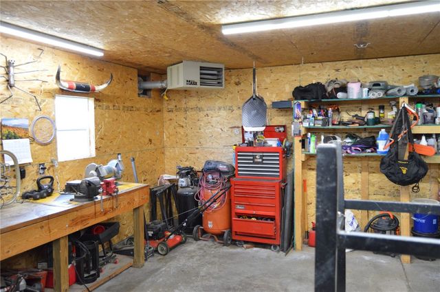 1102 D Avenue, Vinton, IA 52349