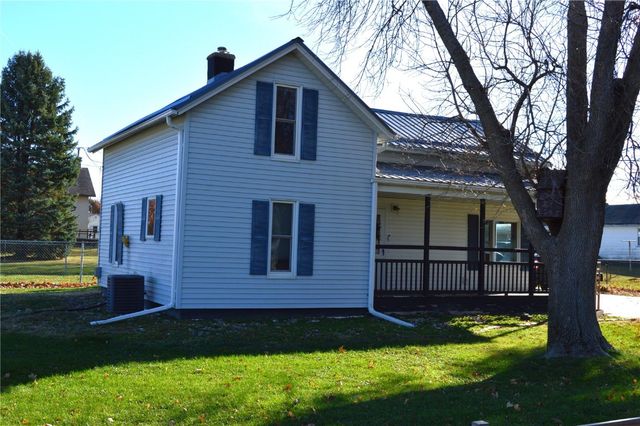 1102 D Avenue, Vinton, IA 52349