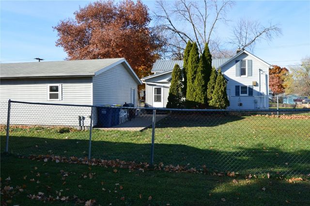 1102 D Avenue, Vinton, IA 52349