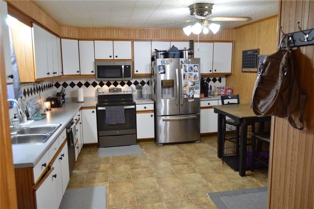 1102 D Avenue, Vinton, IA 52349