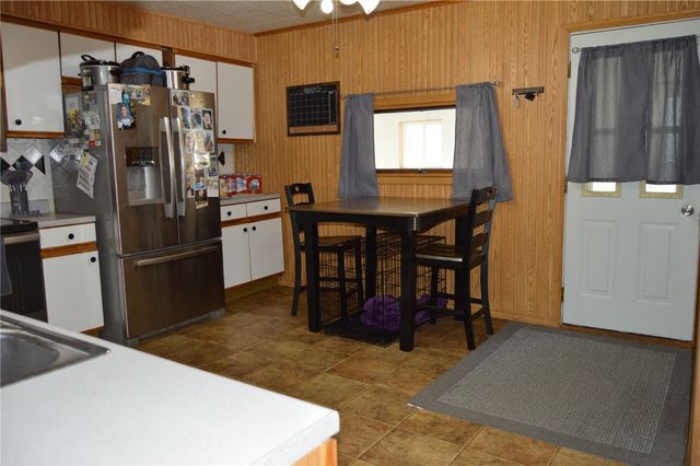 1102 D Avenue, Vinton, IA 52349