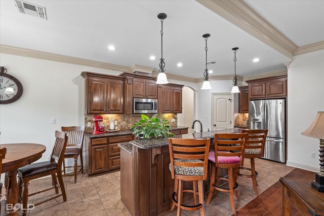 513 Dogwood South Lane, Haughton, LA 71037