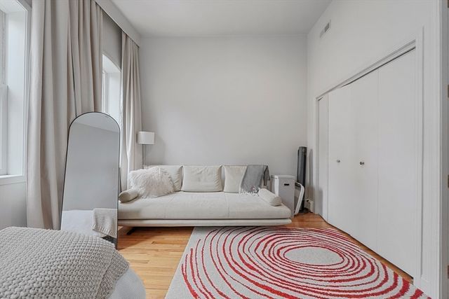 70 Clarendon St 1, Boston, MA 02116