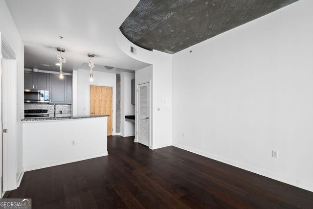 400 W Peachtree Street NW 1702, Atlanta, GA 30308