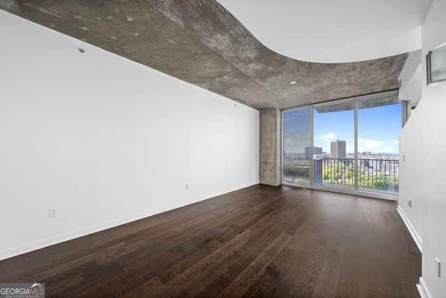 400 W Peachtree Street NW 1702, Atlanta, GA 30308