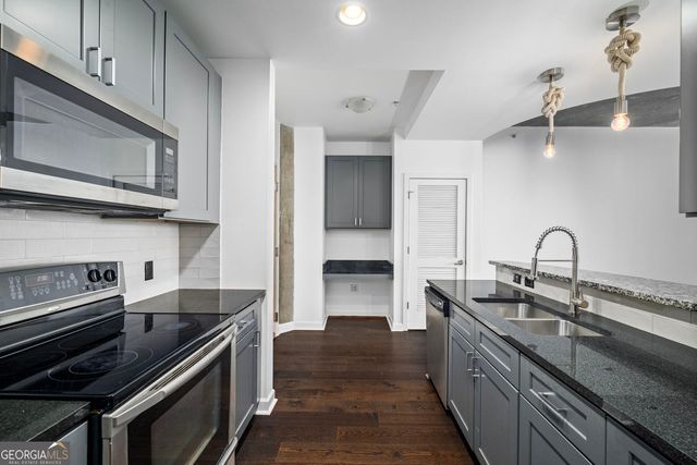 400 W Peachtree Street NW 1702, Atlanta, GA 30308