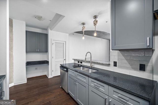 400 W Peachtree Street NW 1702, Atlanta, GA 30308